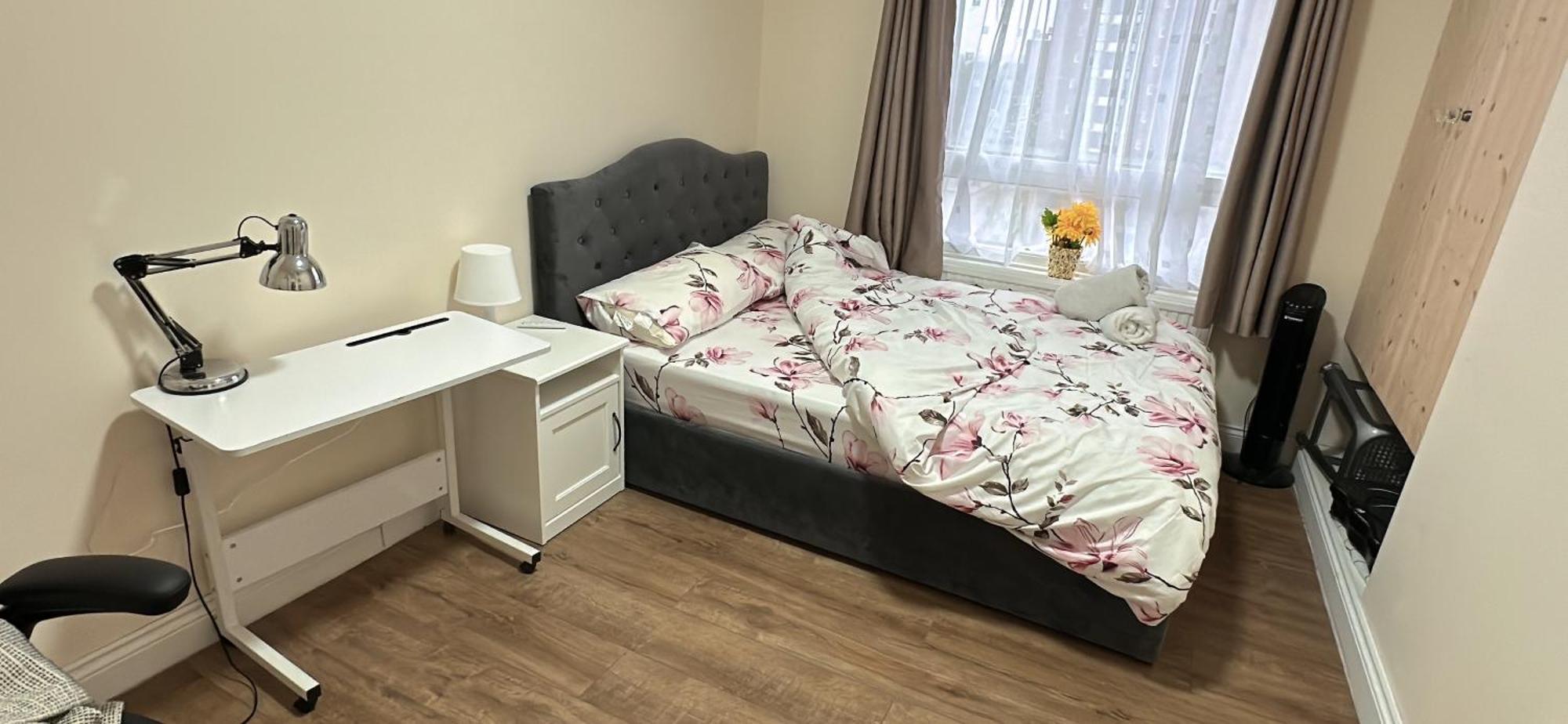 Fresh Apartment & Parking Londra Esterno foto